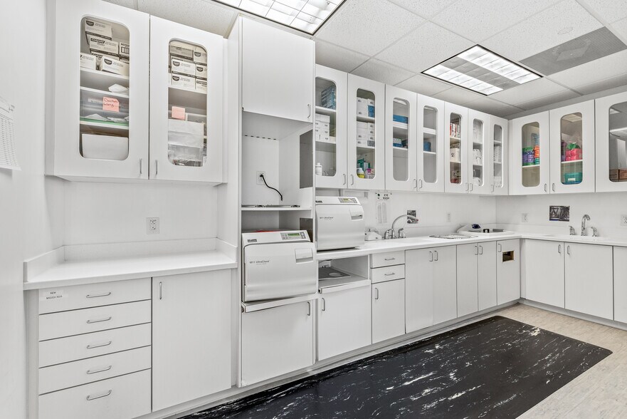 More Photos Of 8125 Ardrey Kell Rd, Charlotte Medical For Sale