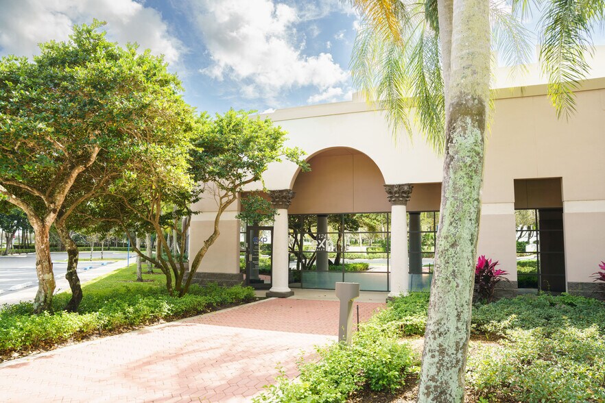 More Photos Of 3360 Enterprise Ave, Weston Unknown For Lease