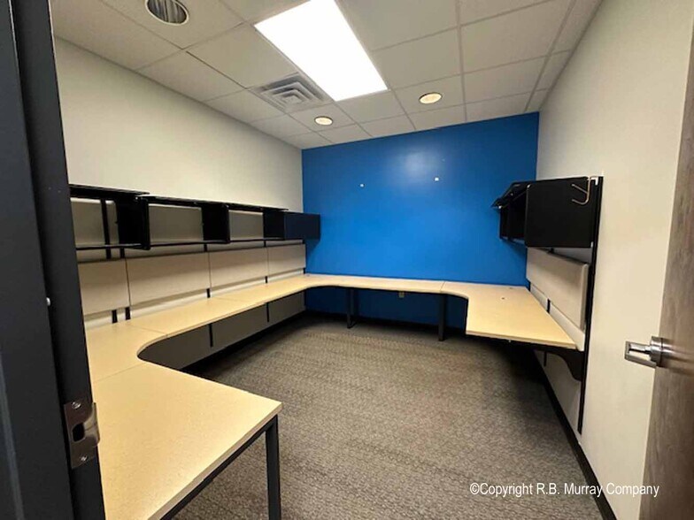 More Photos Of 1701 S Enterprise Ave, Springfield Office For Sale