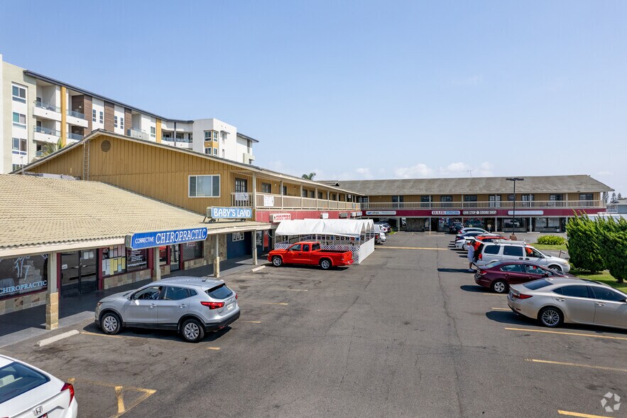 More Photos Of 18582 Beach Blvd, Huntington Beach Unknown For Lease