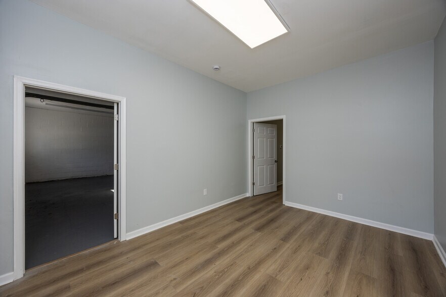 More Photos Of 320 Tilton Rd, Northfield Warehouse For Lease