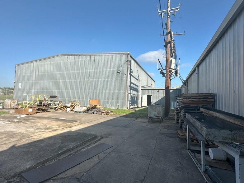 More Photos Of 13026 Rosecrest Dr, Houston Warehouse For Sale