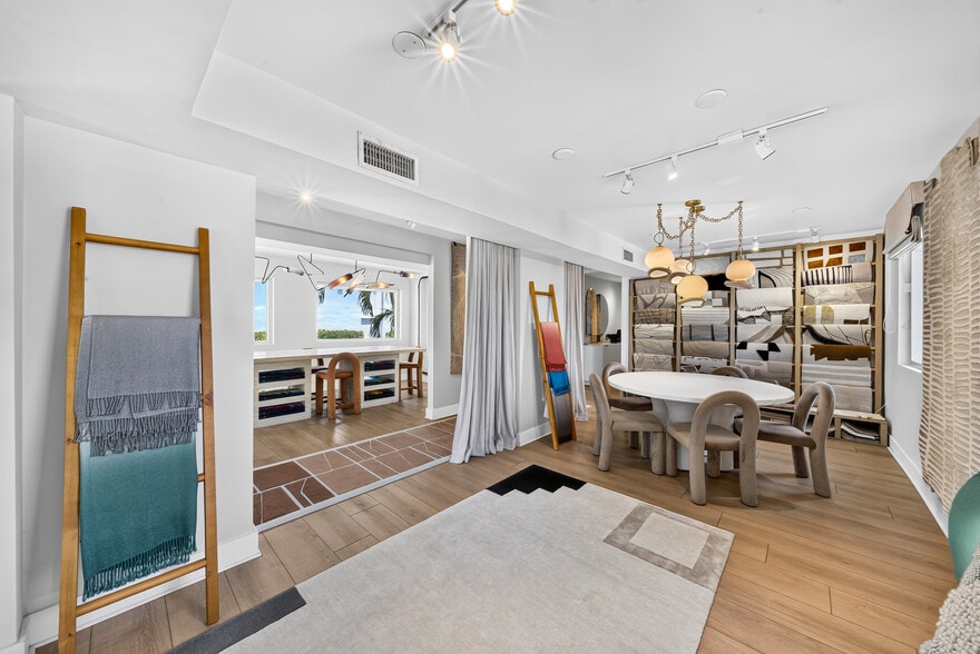 More Photos Of 286 NE 39th St, Miami General Retail For Lease