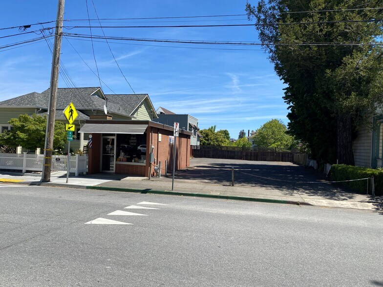 More Photos Of 18 Liberty St, Petaluma Freestanding For Sale