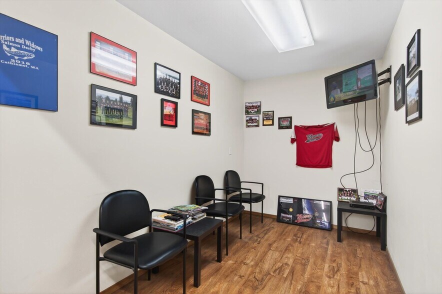 More Photos Of 305 E State Route 4, Cathlamet Auto Repair For Sale