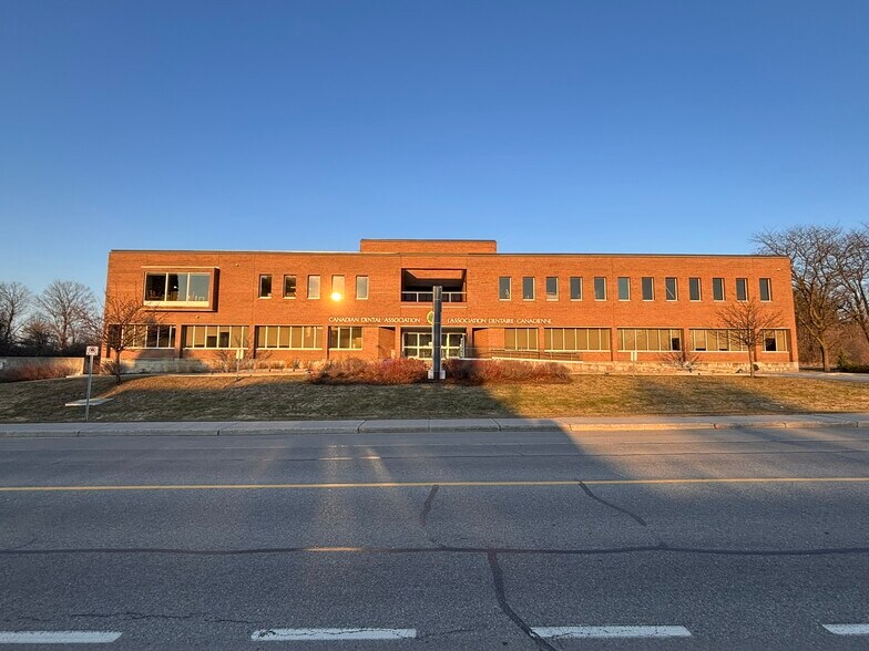 More Photos Of 1815 Alta Vista Dr, Ottawa Office For Lease