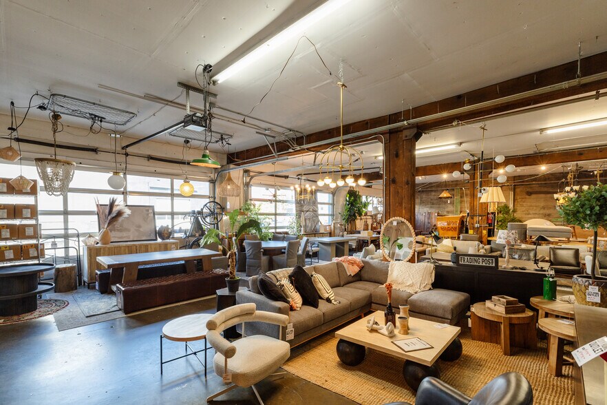 More Photos Of 217 SE Taylor St, Portland Warehouse For Sale