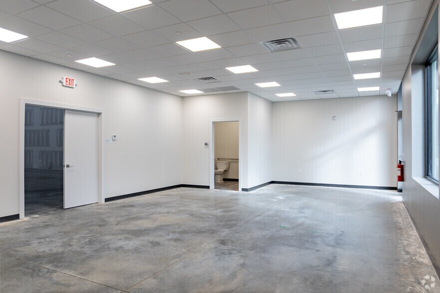 More Photos Of 1863 Lakewood Rd, Toms River Distribution For Lease
