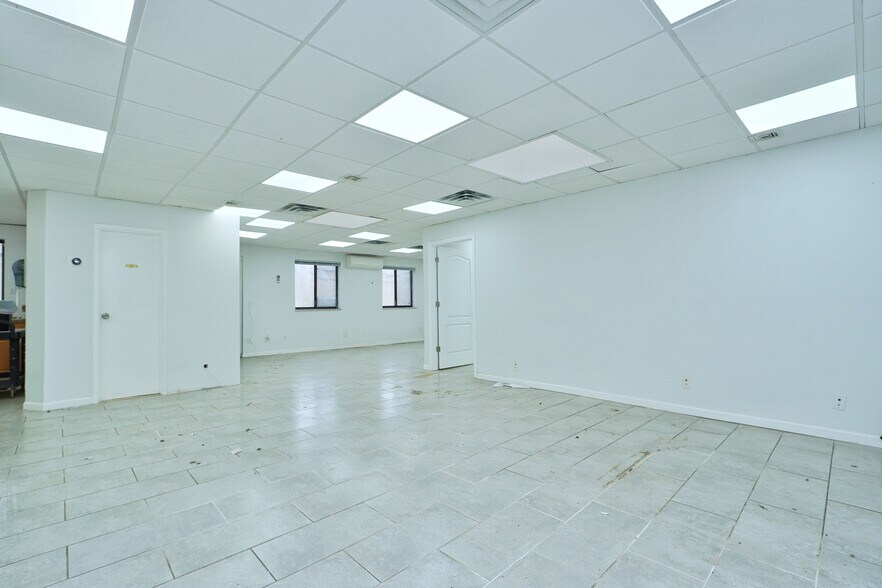 More Photos Of 2215 Hendrickson St, Brooklyn Medical For Sale