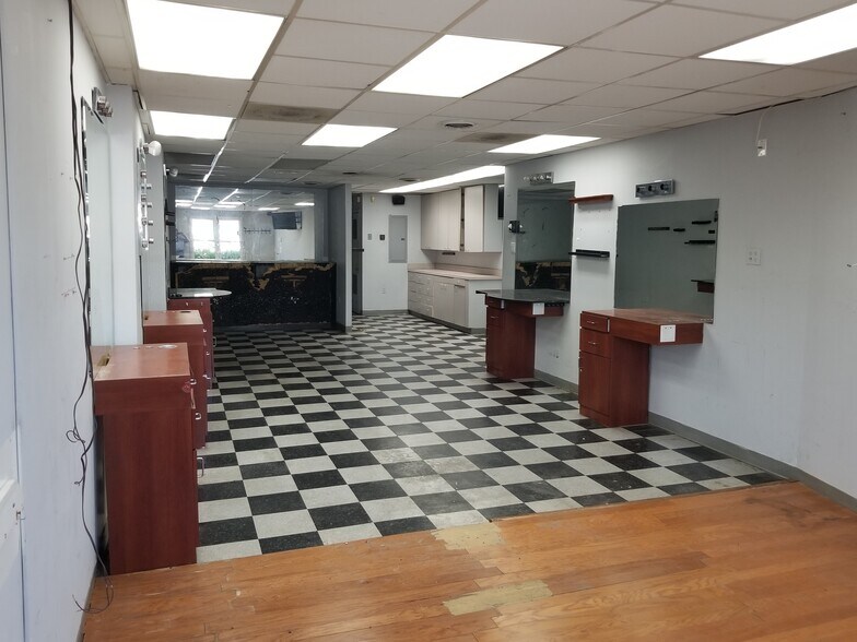 More Photos Of 4700 Stamp Rd, Marlow Heights General Retail For Lease