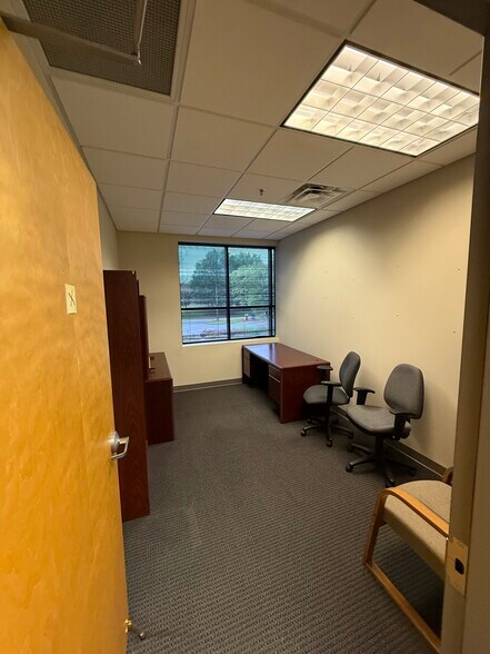 More Photos Of 1880 W Oak Pky, Marietta Loft Creative Space For Lease