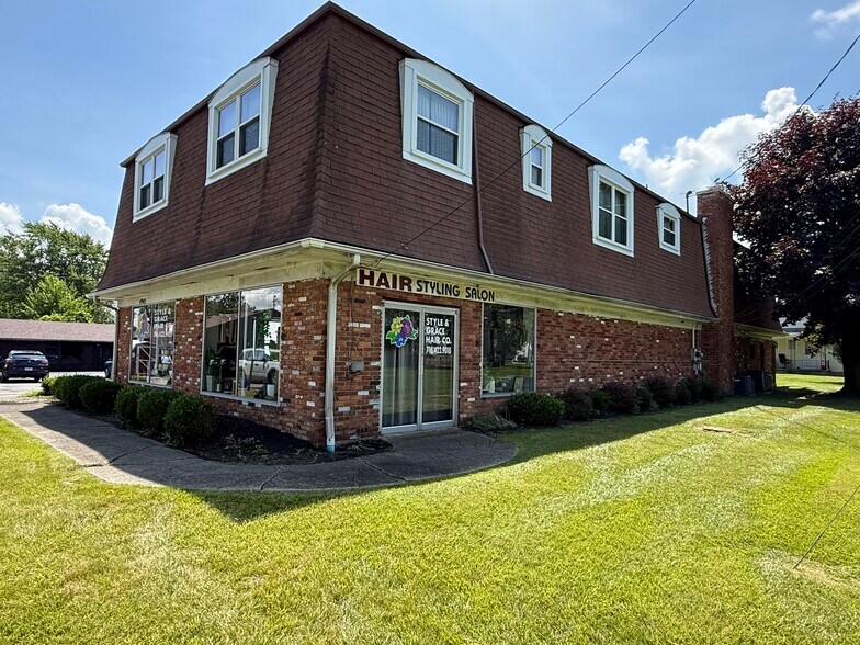 More Photos Of 4945 Southwestern Blvd, Hamburg Freestanding For Sale