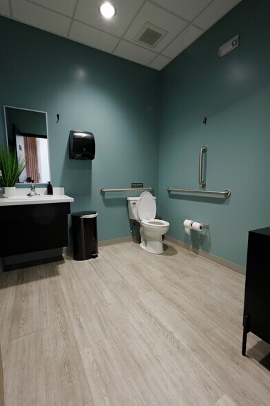 More Photos Of 101 Grant Pl, Lowell Medical For Lease