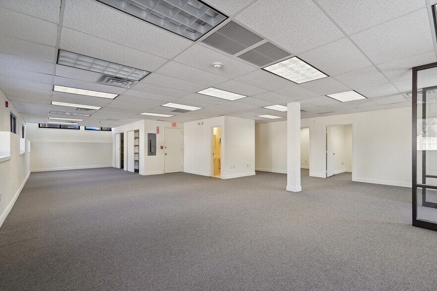 More Photos Of 60 Goldens Bridge Rd, Katonah Medical For Lease