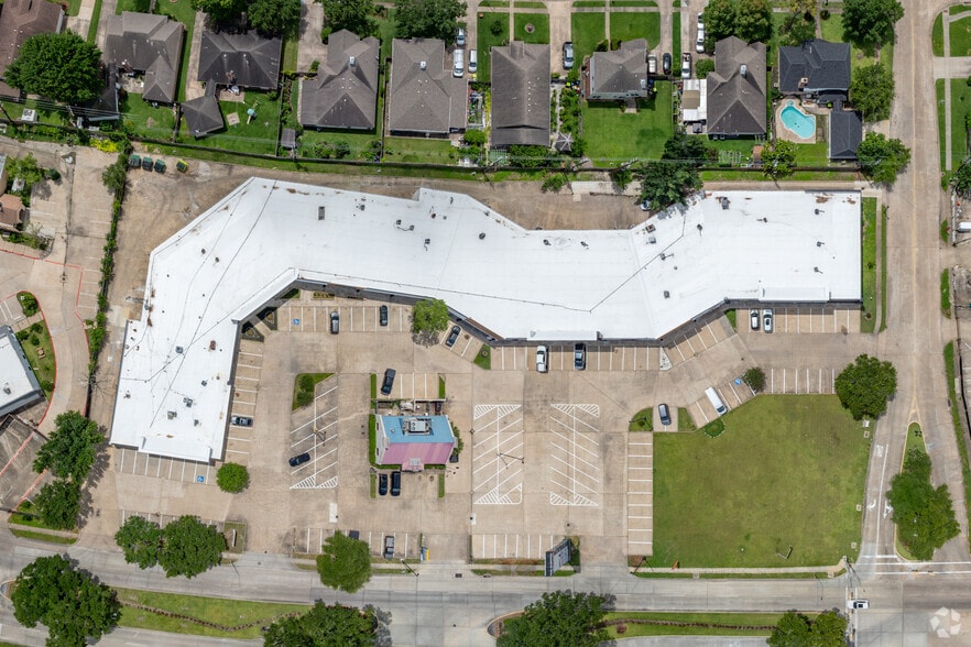 More Photos Of 14829 Bellaire Blvd, Houston Storefront Retail Office For Lease