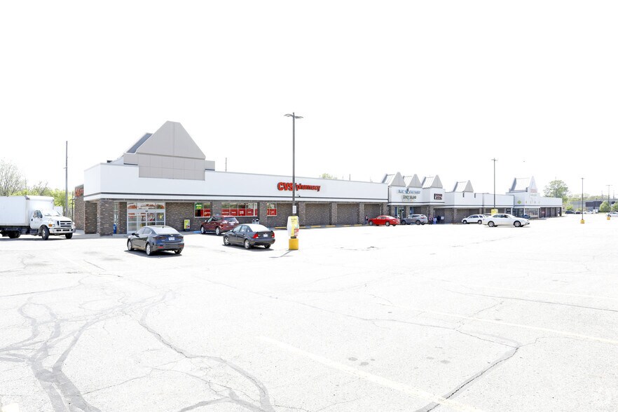 More Photos Of 50-66 E Walton Blvd, Pontiac Storefront For Lease