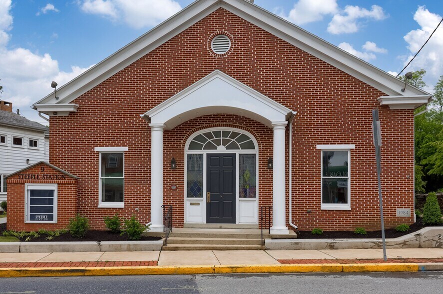 More Photos Of 9 Marietta Ave, Mount Joy Loft Creative Space For Lease