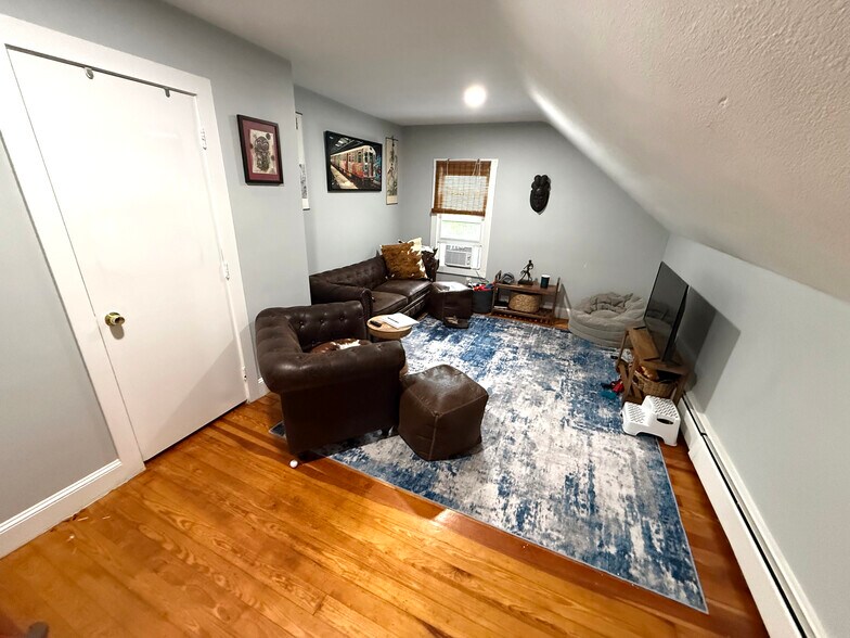 More Photos Of 25-27 West St, West Bridgewater Apartments For Sale