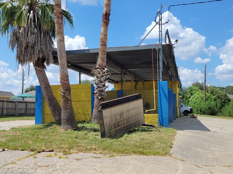 Primary Photo Of 5031 Treaschwig Rd, Spring Carwash For Sale