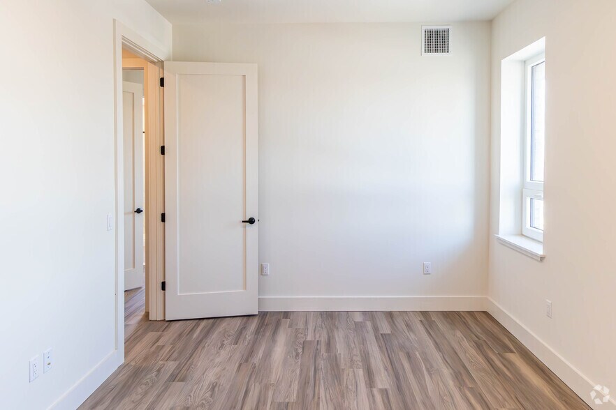 More Photos Of 55 Washington St, East Orange Apartments For Sale