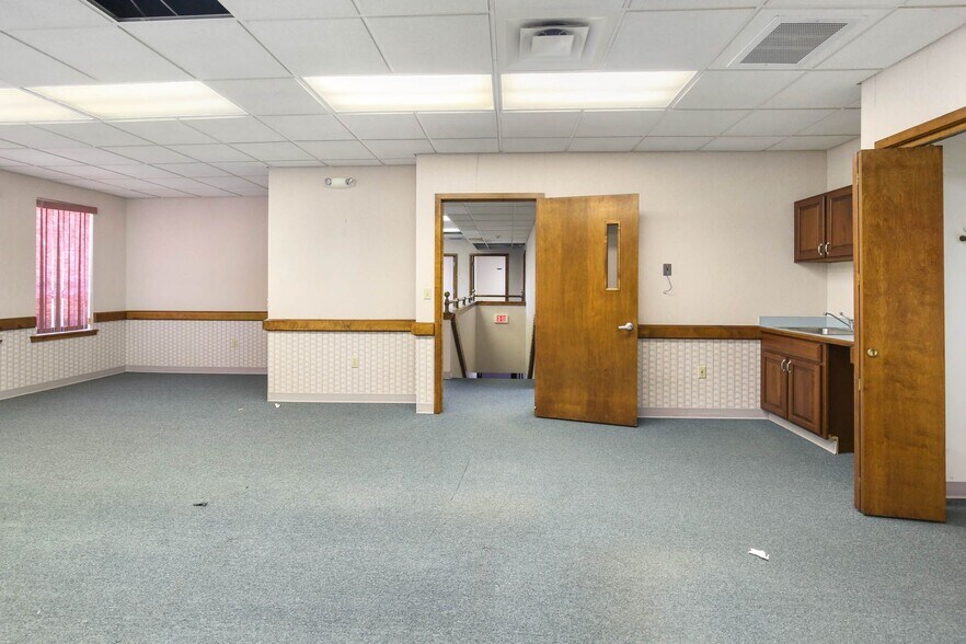More Photos Of 1 N Main St, Webster Bank For Sale