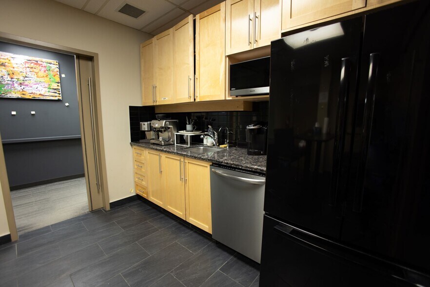 More Photos Of 602 12th Ave SW, Calgary Office For Sale