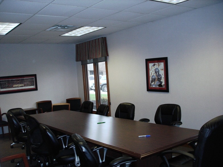 More Photos Of 2641 Oakstone Dr, Columbus Office For Lease
