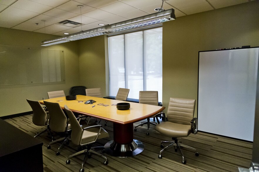 More Photos Of 1616 S Main St, Tulsa Office For Lease