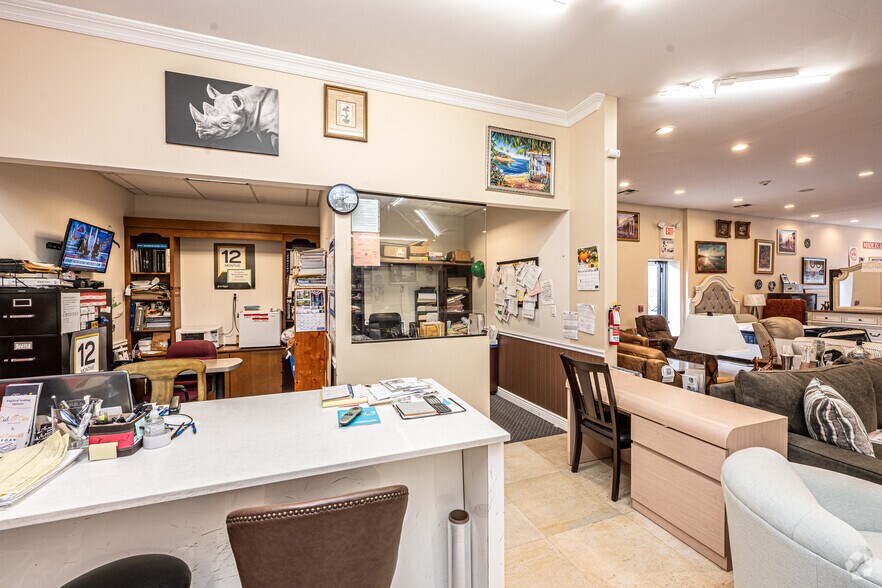 More Photos Of 607 Sunrise Hwy, Bellmore Storefront Retail Office For Sale