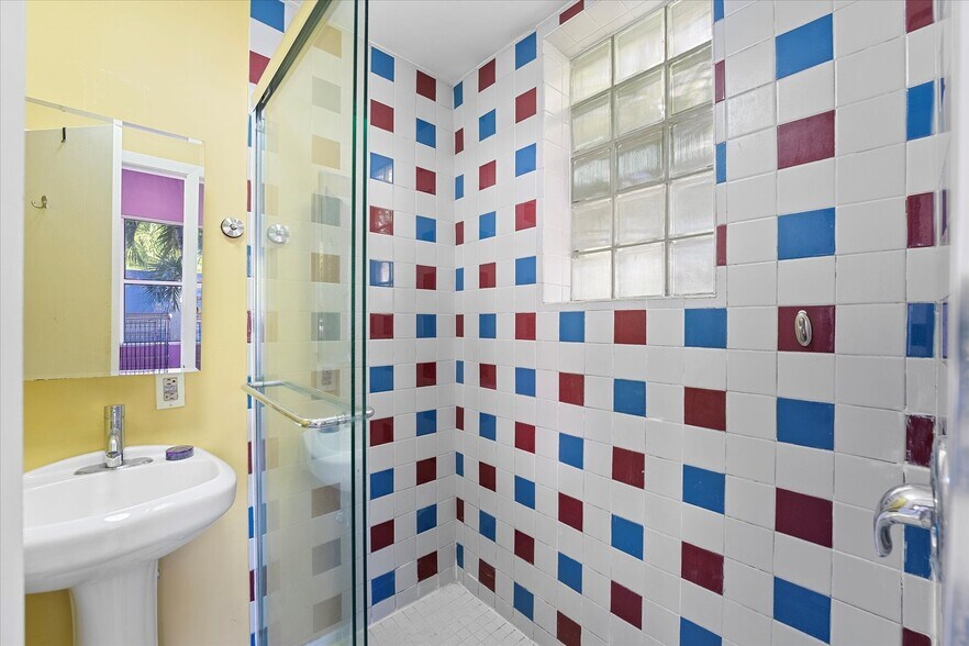 More Photos Of 609 NE 127th St, North Miami Freestanding For Sale