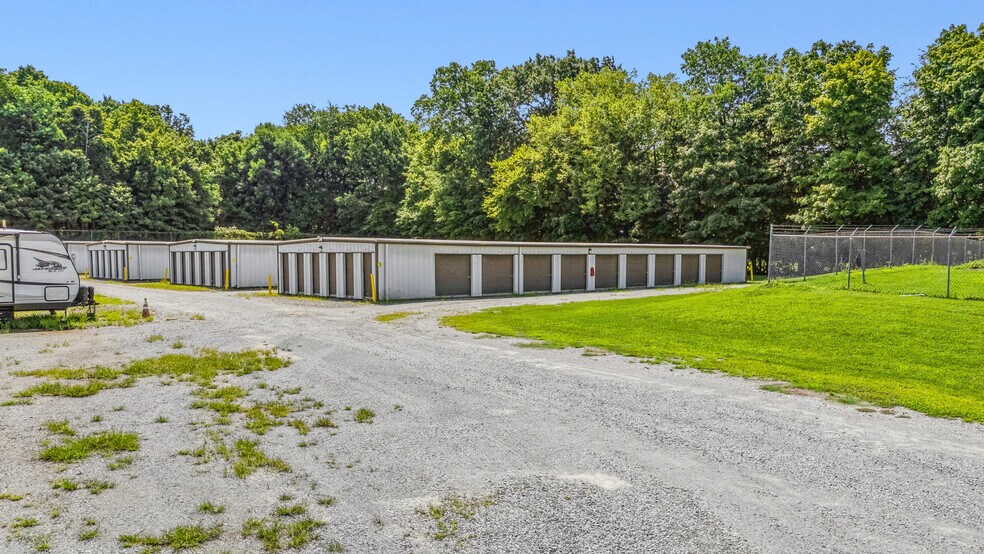 More Photos Of 212 Warfield Blvd, Clarksville Self Storage For Sale