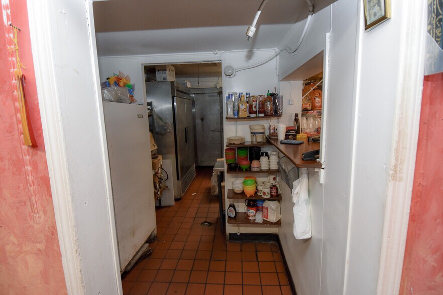 More Photos Of 1082 Highway 19 N, Thomaston Restaurant For Sale