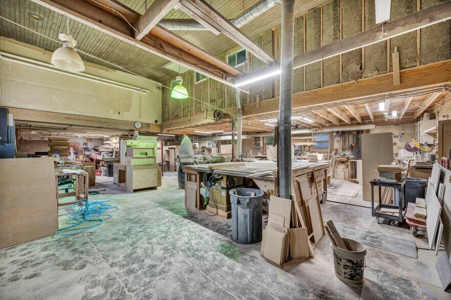 More Photos Of 100 Factory St, LaGrange Flex For Sale