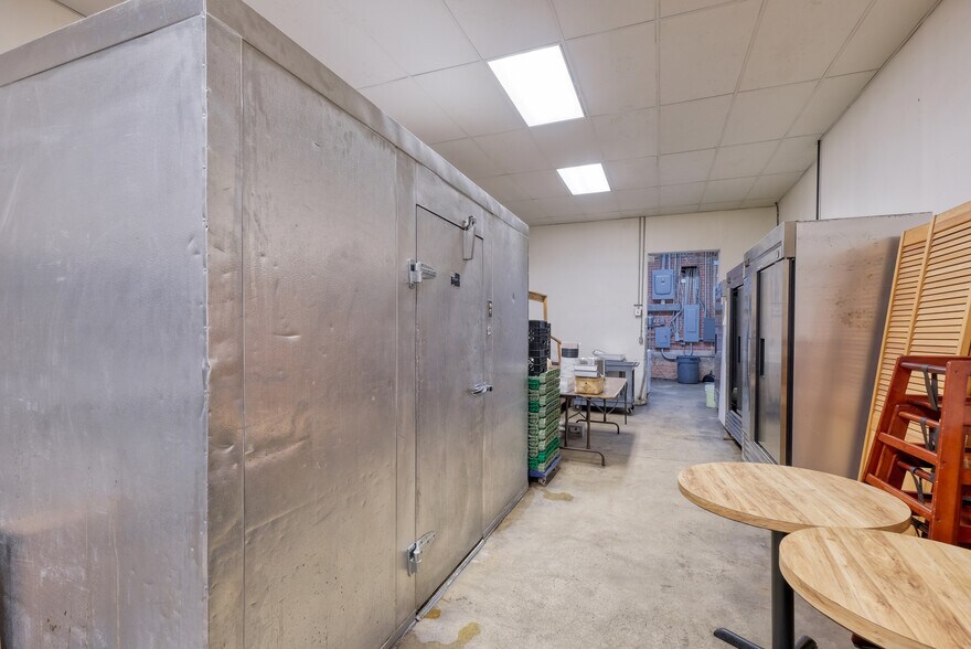 More Photos Of 110-112 Trinity St, Abbeville Storefront For Sale