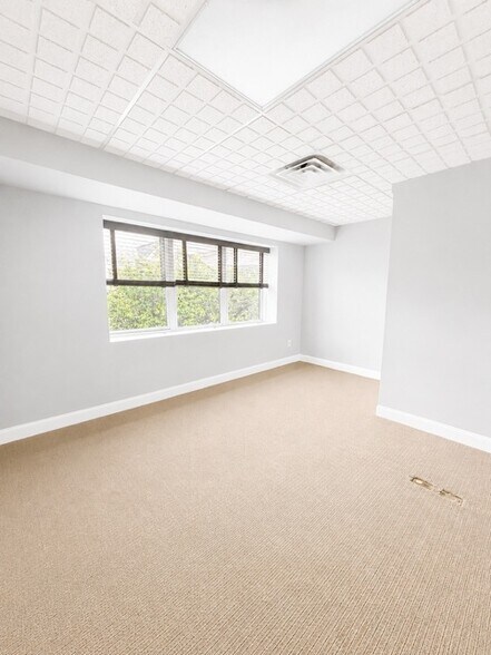 More Photos Of 490 Schooleys Mountain Rd, Hackettstown Office For Sale