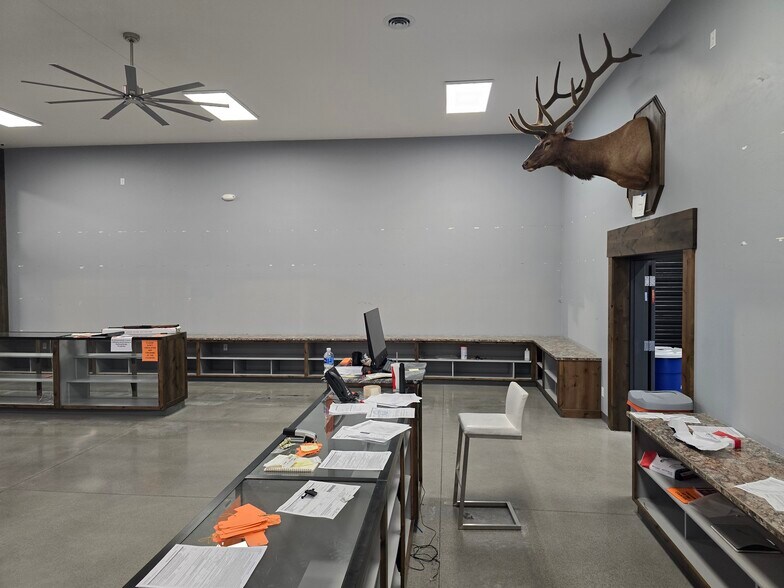 More Photos Of 870 N 2nd E, Rexburg General Retail For Lease