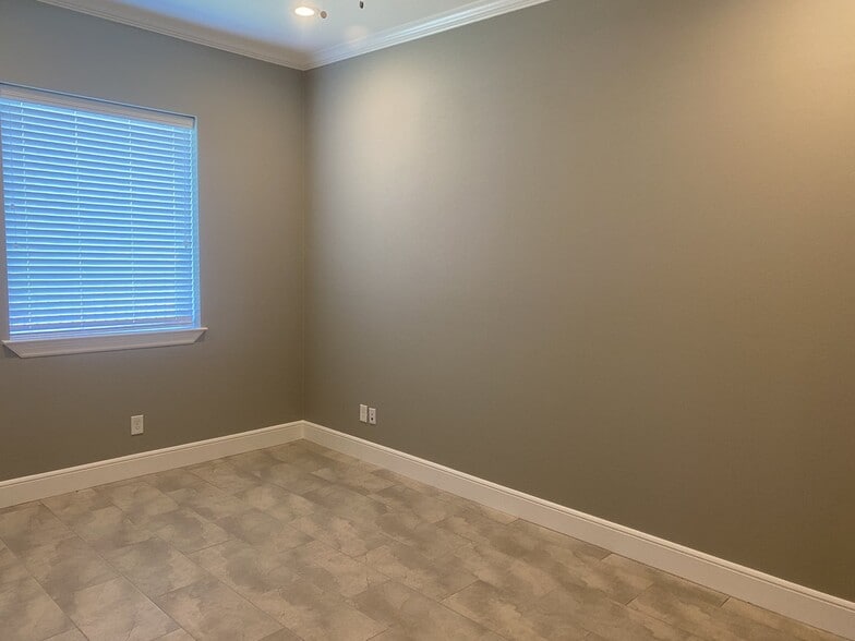 More Photos Of 18510 Green Land Way, Houston Medical For Lease