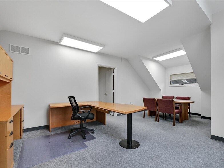 More Photos Of 120 Commons Ct, Chadds Ford Office For Lease