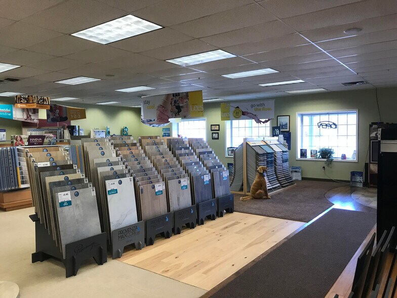 More Photos Of 104 Lenox Ave, Oneida Freestanding For Sale