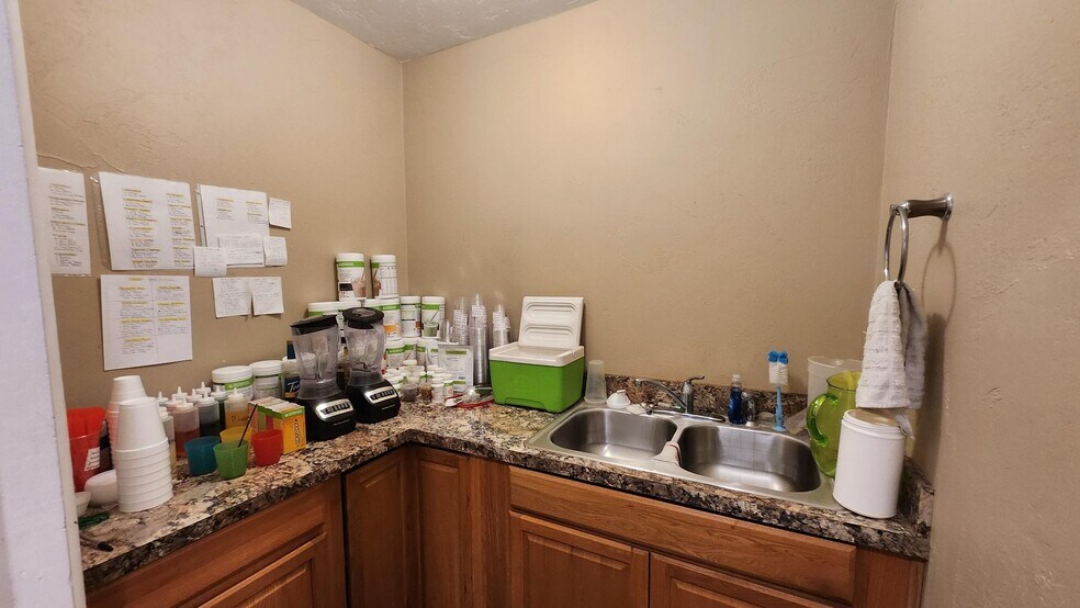 More Photos Of 224 S State St, Shelley Flex For Sale