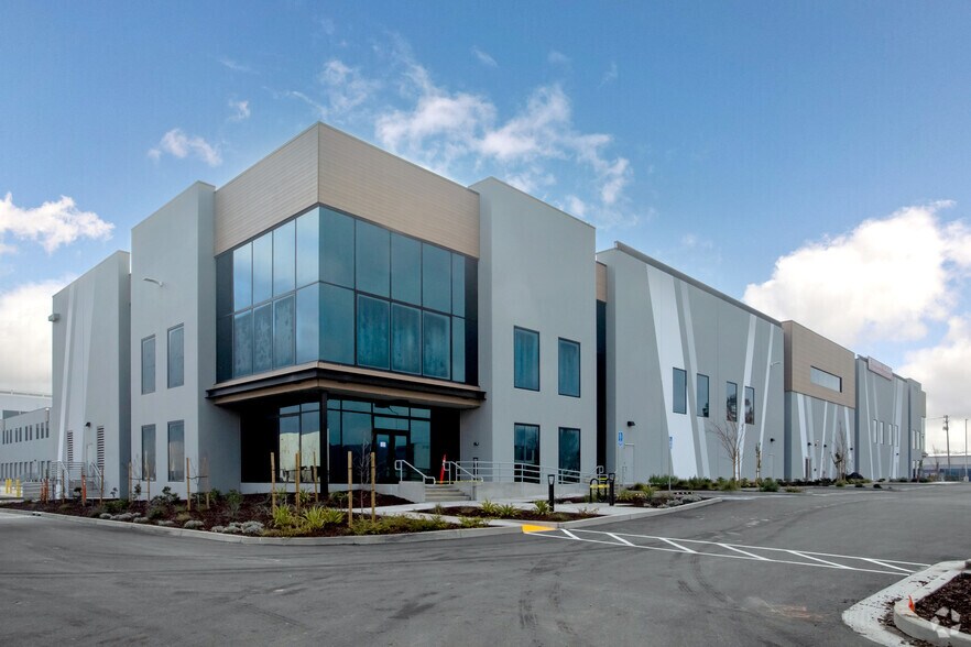 More Photos Of 25810 Clawiter Rd, Hayward Distribution For Lease