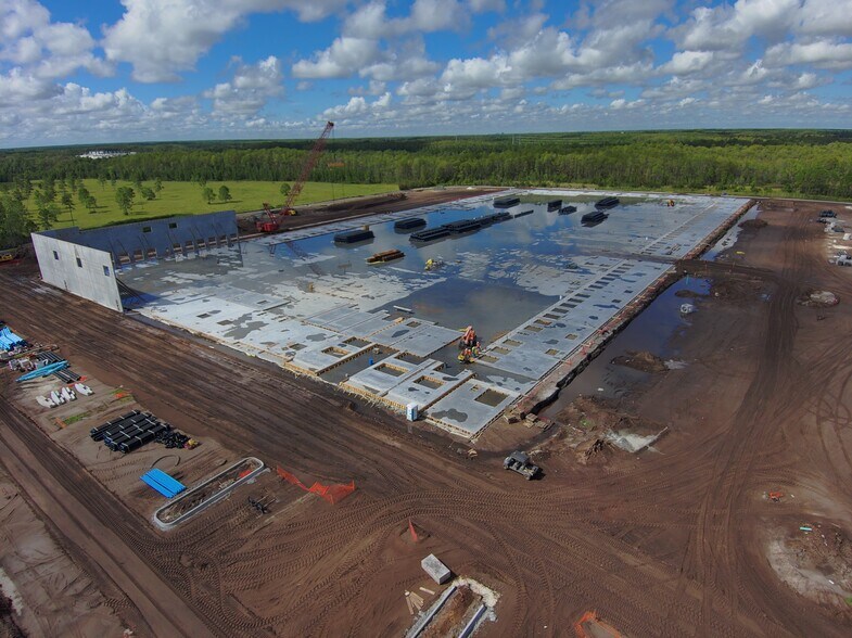 More Photos Of 8660 Transport Dr, Orlando Warehouse For Lease