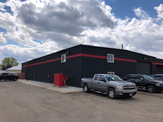 More Photos Of 4025 85th Ave N, Brooklyn Park Warehouse For Lease