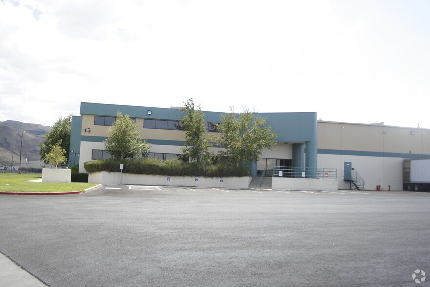 More Photos Of 45 Vista Blvd, Sparks Warehouse For Sale