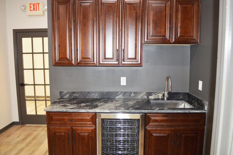 More Photos Of 55921-55951 Gratiot Ave, Chesterfield Office For Lease