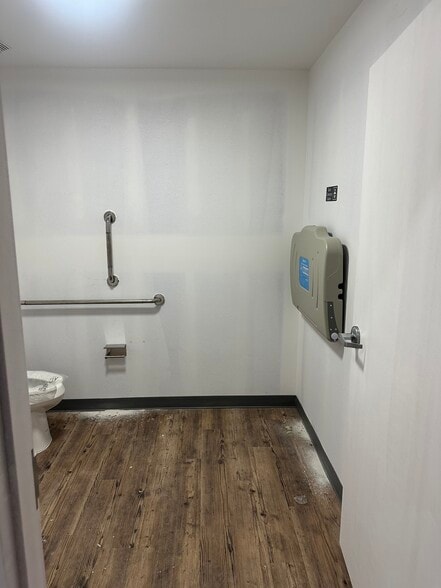 More Photos Of 105 Parsons Ave, Columbus Storefront Retail Office For Lease