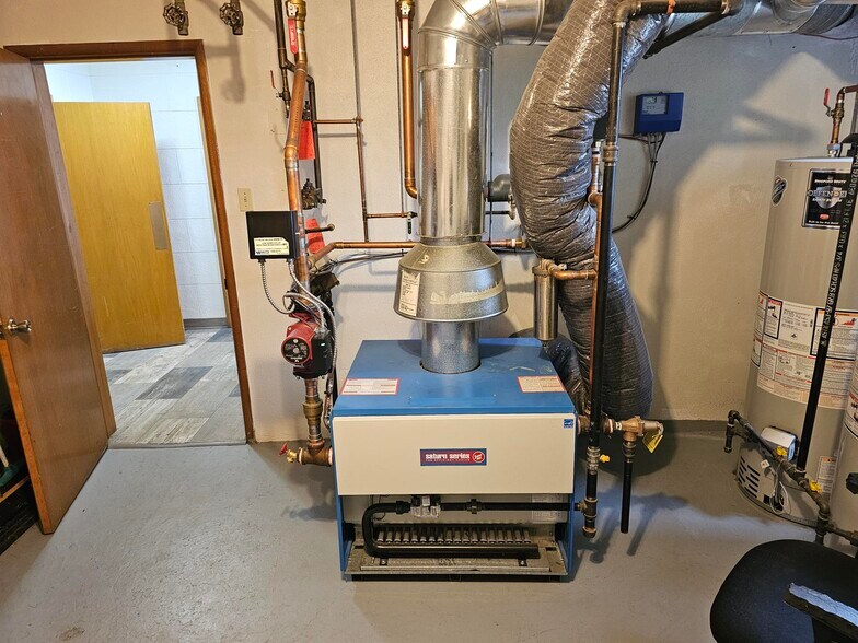 More Photos Of 2312 22nd St NW, Calgary Apartments For Sale