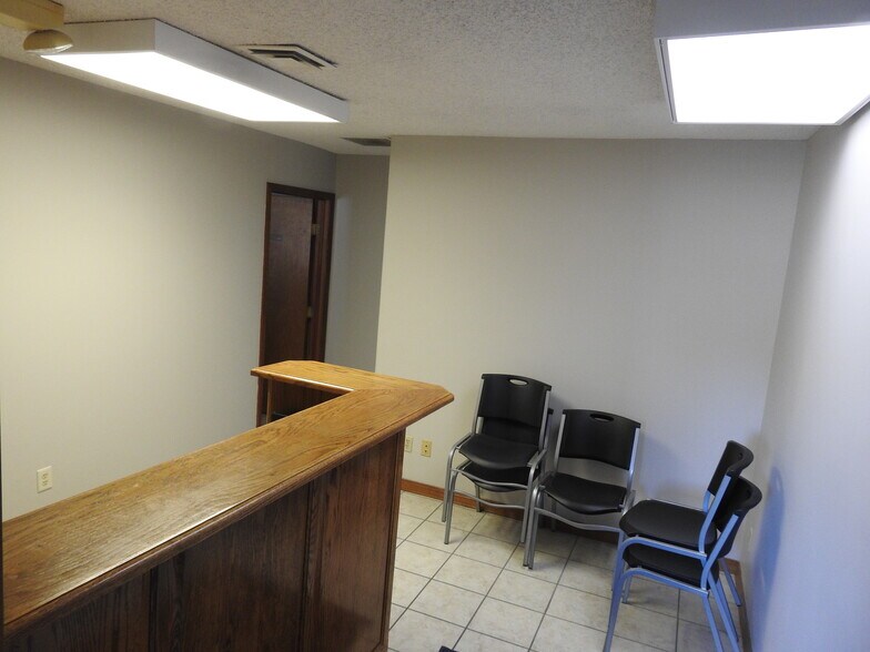More Photos Of 1620 Enterprise Ave, Springfield Office For Lease