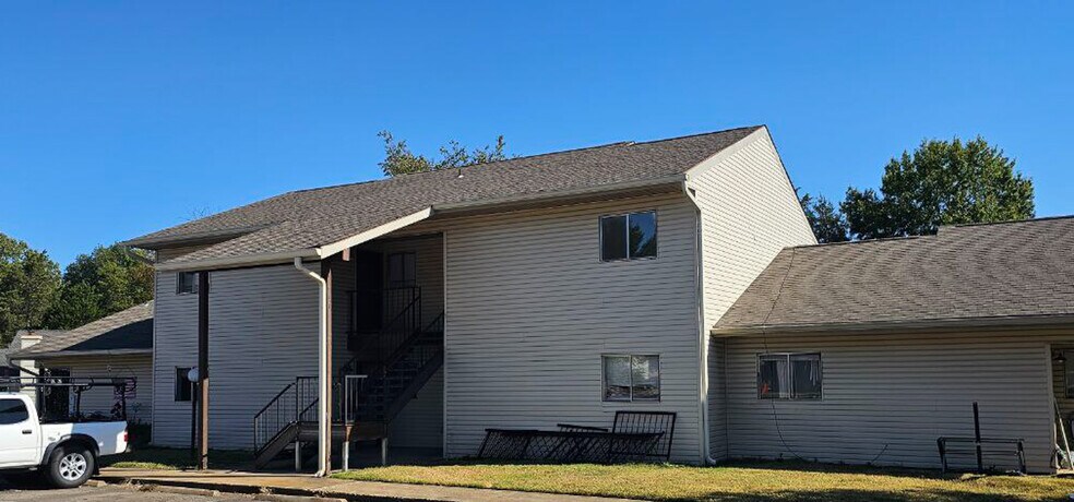 More Photos Of 401 N Cumberland Ave, Russellville Apartments For Sale