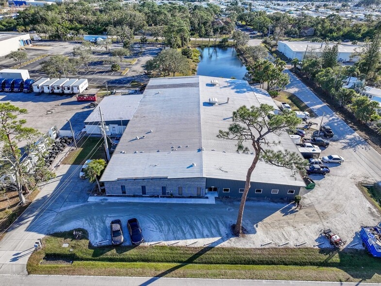 More Photos Of 1816 57th St, Sarasota Warehouse For Sale